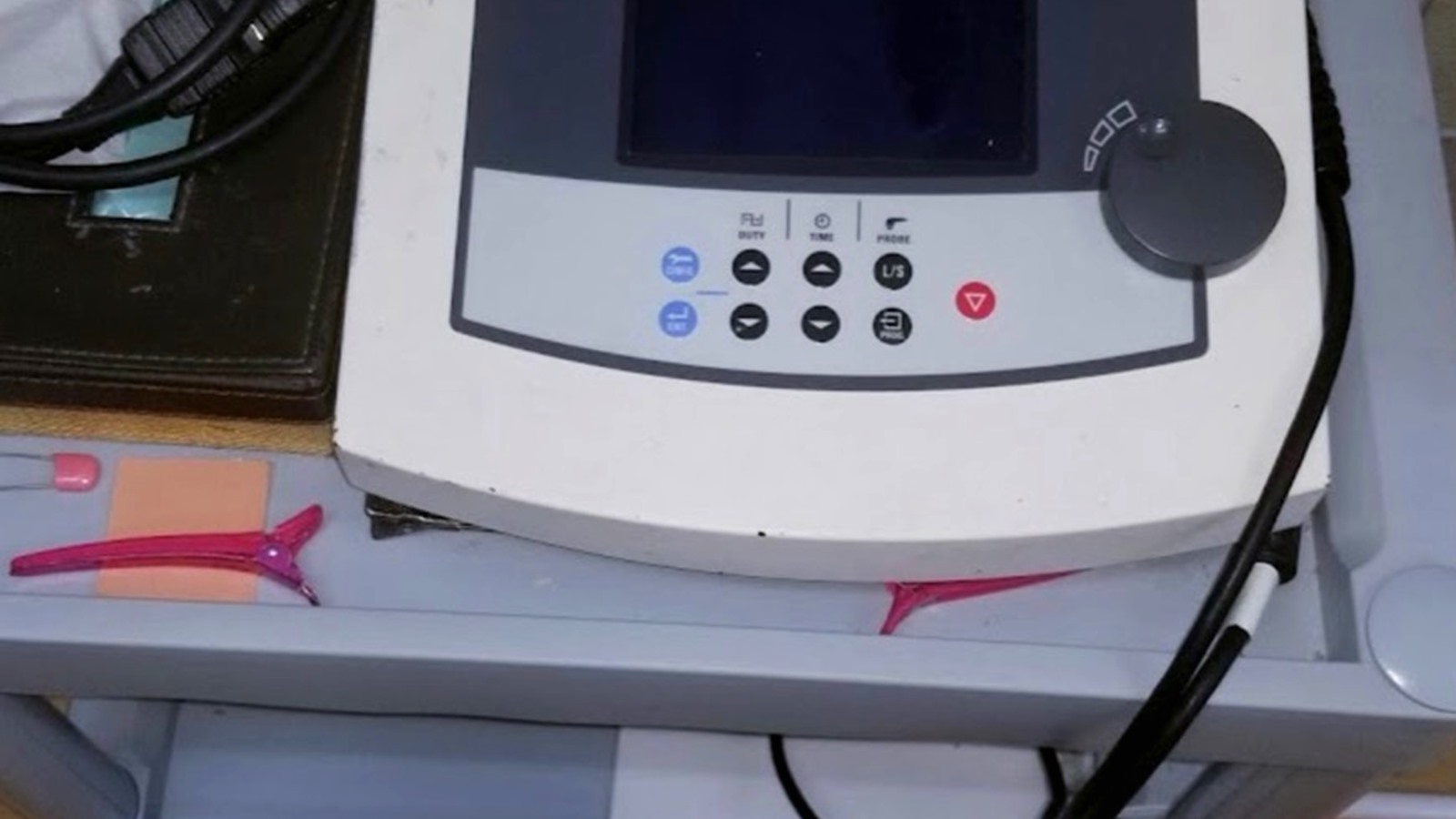 むちうちや腰の違和感に対応するリハビリ機器